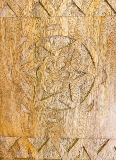 Oosterse tapasplank met sierlijk houtsnijwerk | Massief hout | Nieuw in de collectie | Nu voor de beste prijs bij kalini! Naturel kleur | Oosterse accessoires voor op tafel